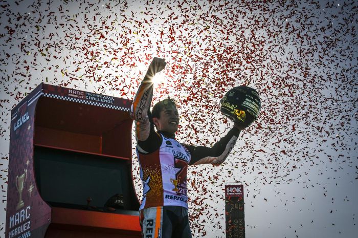 Marc Marquez melakukan selebrasi unik setelah jadu juara dunia MotoGP 2018