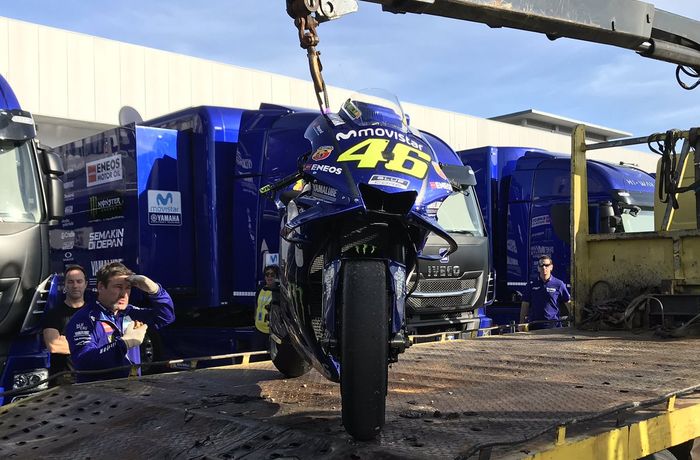 Motor Valentino Rossi mengalami kendala teknis