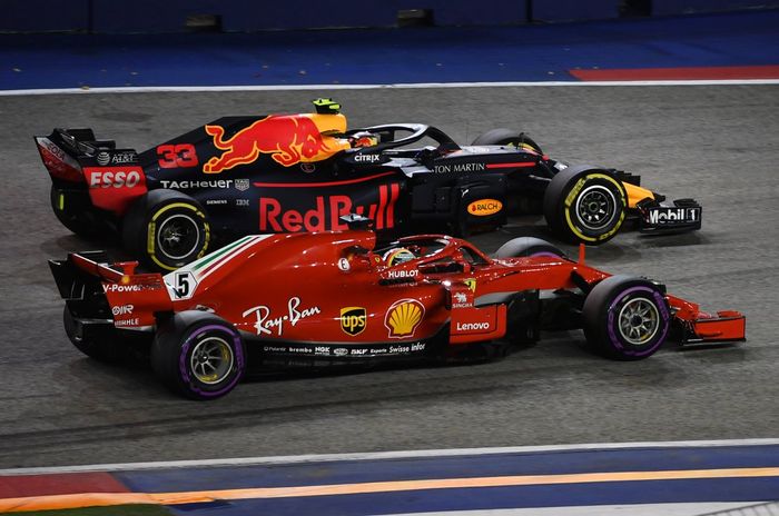 Sebastian Vettel kalah bersaing dengan Max Verstappen di F1 Singapura