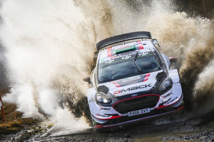 Pereli tuan rumah Elfyn Evans kuasai jalannya reli Wales, Inggris