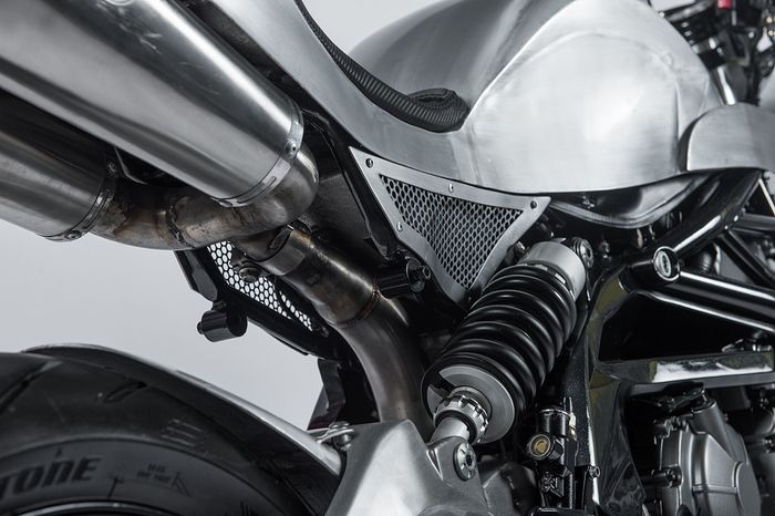 Benelli BN 600R custom neo cafe racer milik Devon Sena, hasil garapan kru White Collar Bikes, Bandung. Dilansir oleh Returnonthecaferacers.com