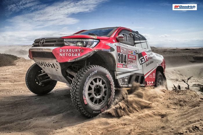 Giniel de Villiers menutup kompetisi Reli Dakar 2018 dengan kemenangan di stage 14