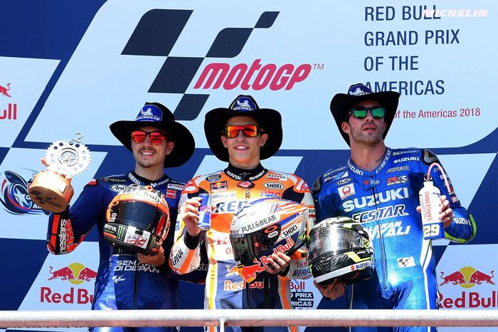 Marc Marquez (tengah), tidak memberi kesempatan Maverick Vinales (kiri) dan Andrea Iannone (kanan) untuk mendekatinya selama balapan 20 lap MotoGP Amerika