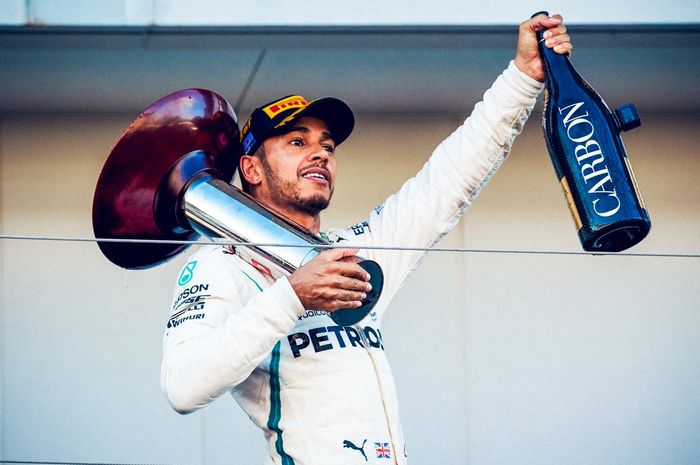 Lewis Hamilton mencetak kemenangan keempat kalinya di sirkuit Suzuka, Jepang