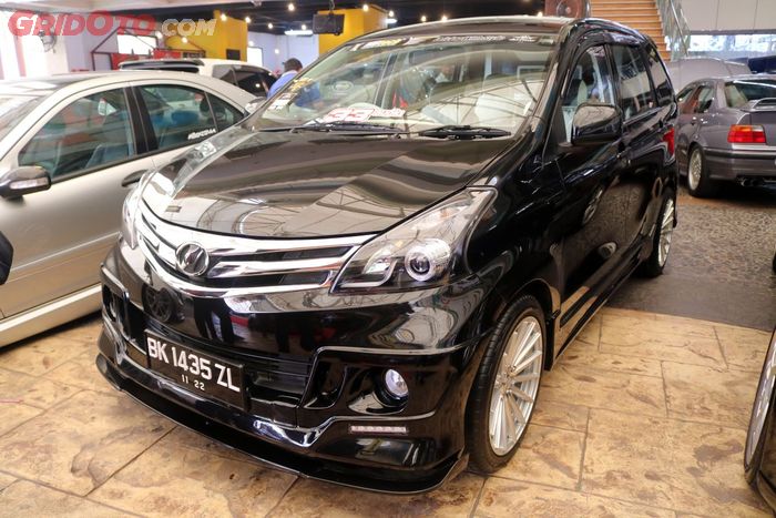 Toyota Avanza hitam milik Ivan di MBtech Auto Combat Medan