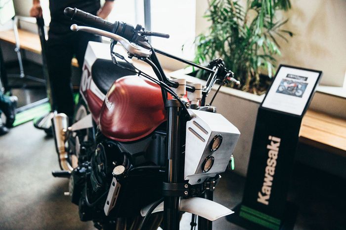 Kawasaki Z900RS rilisan teranyar yang di-kustom oleh Deus Ex machina Australia, dilansir oleh www.throttleroll.com