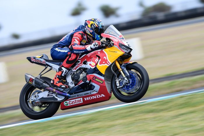 Leon Camier tercepat kedua sesi latihan resmi kejuaraan dunia superbike di Philip Island, Australia hari Jumat (23/2/2018)