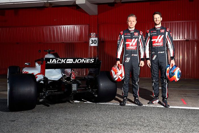 Penampakan bagian belakang mobil Haas VF-18 yang akan dipakai selama musim 2018