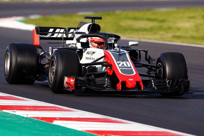 Kevin Magnussen dengan mobil Haas VF-18 bermesin Ferrari, menduduki urutan kedua tercepat