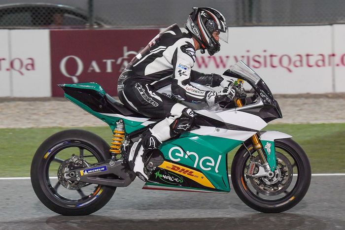 Motor MotoE sedang dites di Sirkuit Internasional Losail, Qatar