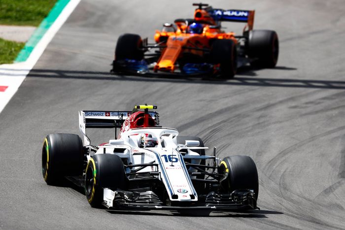 Start dari posisi 14, Charles Leclerc senang bisa kembali dapat point, apalagi setelah bertarung dengan Fernando Alonso di GP F1 Spanyol