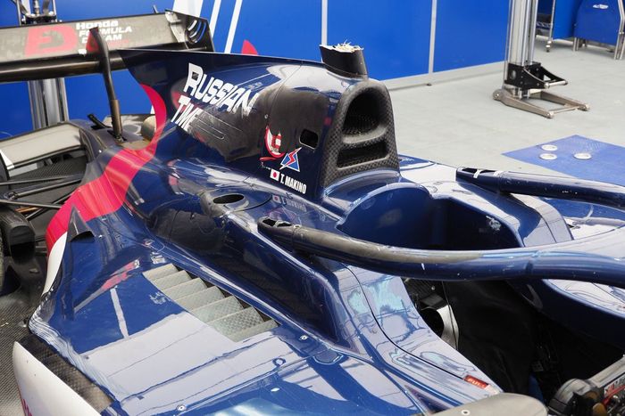 Kesaktian Halo sebagai perangkat pelindung kepala di kokpit mobil F2, pertama kali terbukti setelah Tadasuke Makino kecelakaan