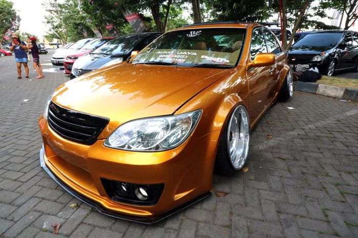 Toyota Camry bergaya elegan