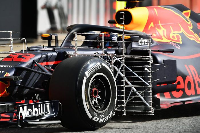 Max Verstappen satu di antara beberapa pembalap yang melaju lebih dari 100 lap pada tes F1 di sirkuit Barcelona hari pertama