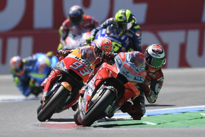 Jorge Lorenzo sempat memimpin 14 lap dari 26 lap di MotoGP Belanda, sebelum akhirnya disusul Marc Marquez