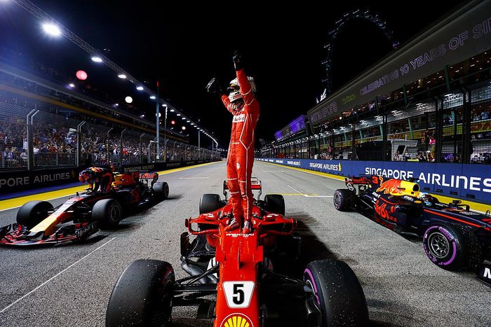 Sebastian Vettel raih pole position pada GP F1 Singapura 2017