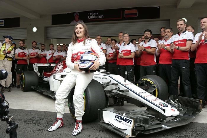Tatiana Calderon menyita perhatian publik setelah digelarnya GP F1 Meksiko
