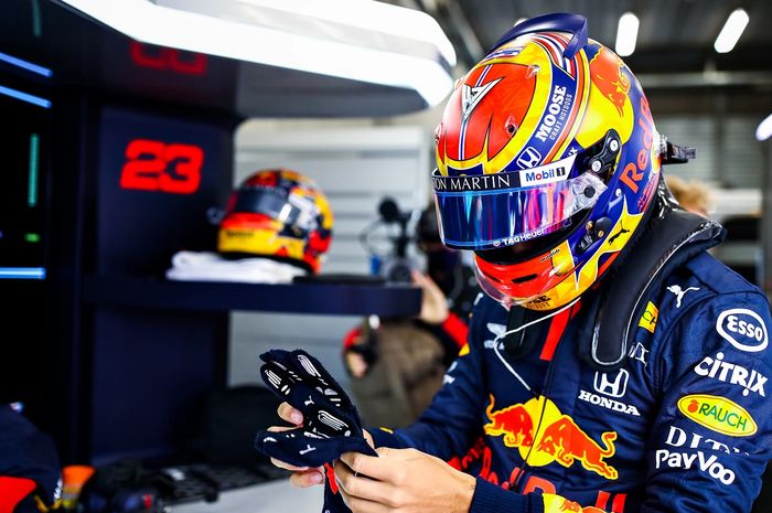 Waduh, tim Red Bull F1 siap 'mengimpor' pembalap untuk gantikan Alex Albon tahun depan.