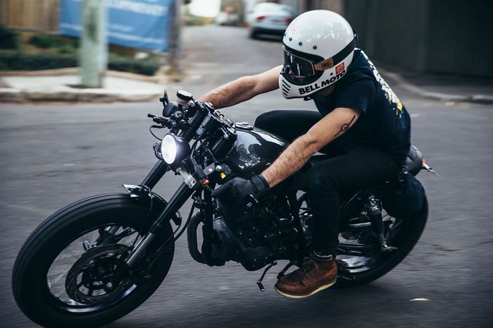 Sol Invictus Mercury 250 kustom cafe racer milik Adrian, dilansir oleh www.throttleroll.com