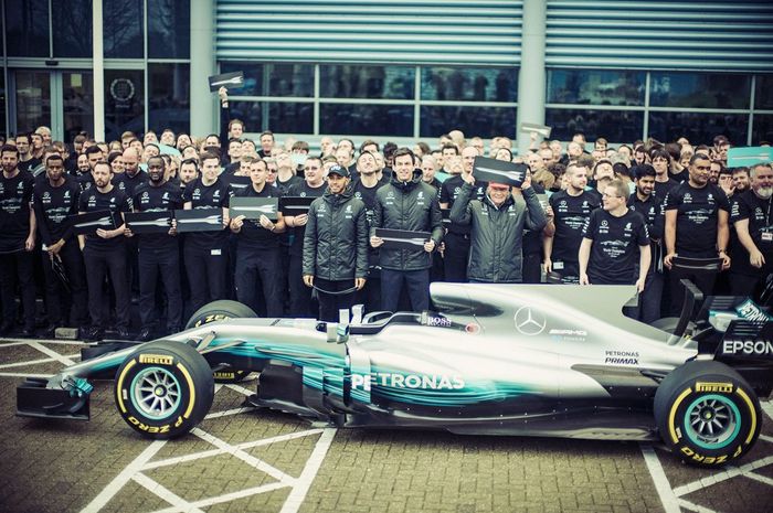 Mercedes kembali rebut gelar juara dunia pembalap dan konstrutkor pada 2017