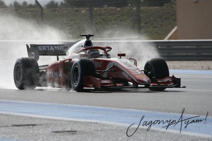 Sean Gelael dalam salah satu aksinya pada tes pramusim F2 di sirkuit Paul Ricard hari Selasa (6/3/2018)