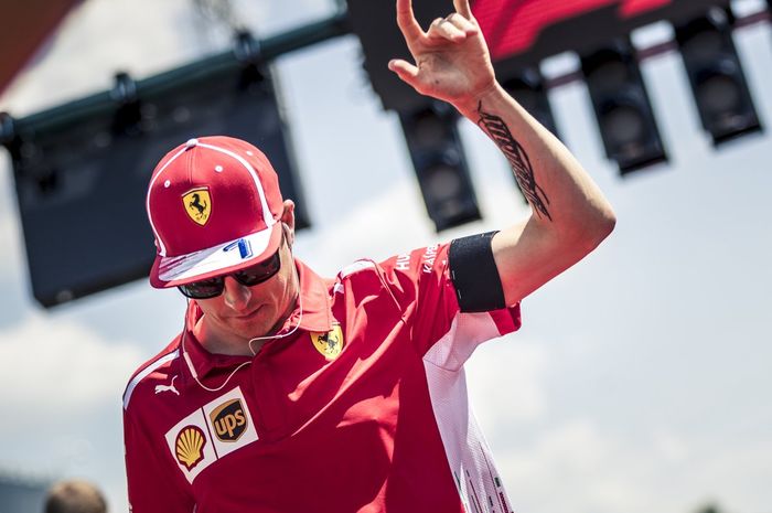 Kimi Raikkonen keluar dari tim Ferrari dan kembali bergabung ke tim Sauber