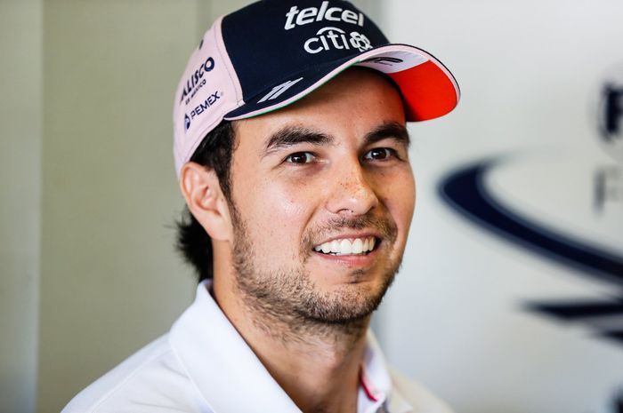 Sergio Perez mengaku seolah berada di bawah bayang-bayang mantan rekan setimnya, Esteban Ocon