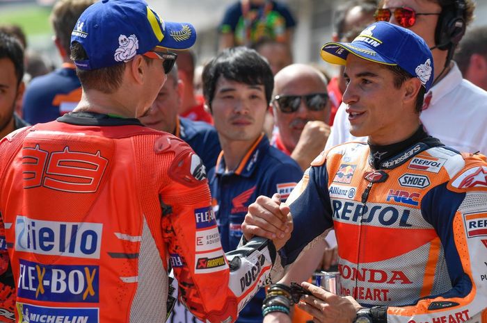 Marc Marquez bela calon rekan satu timnya, Jorge Lorenzo