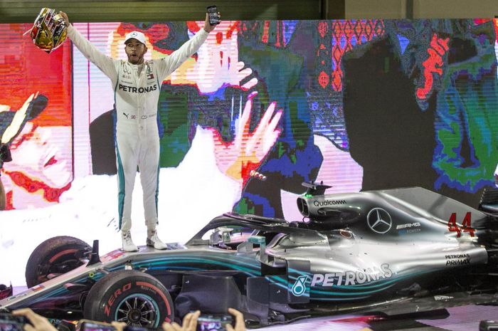 Lewis Hamilton cetak kemenangan ke-11 di musim ini dengan torehan total 408 poin