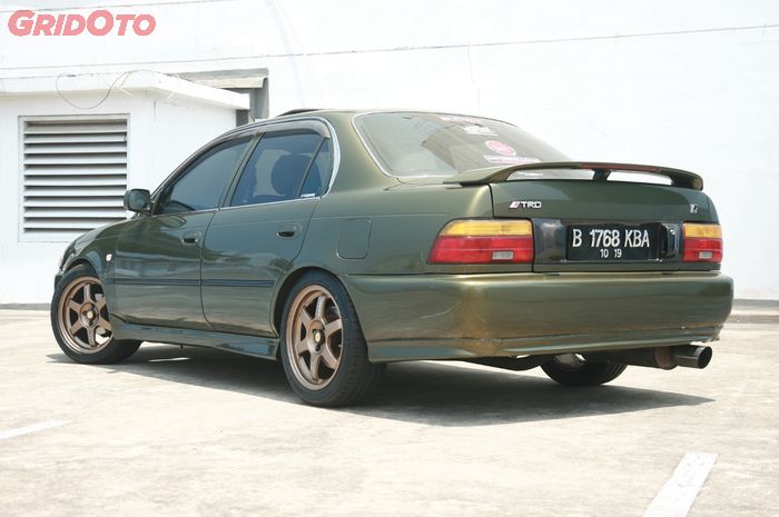 Toyota Great Corolla kombinasi part Eropa dan Jepang