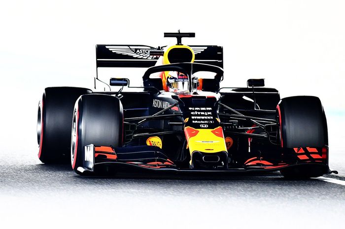 Max Vertappen meyebut timnya masih perlu banyak berbenah jika ingin mengejar atau menyamai kecepatan Mercedes di F1 Jepang 2019