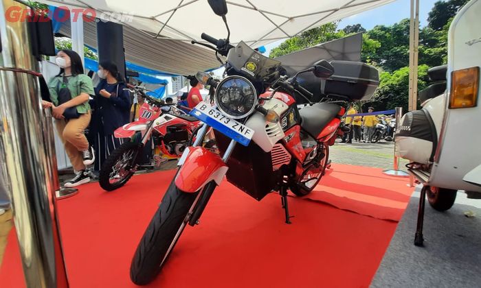 Ilustrasi prototype motor listrik BRT dari basis Honda Tiger dan BRT Trail 1.