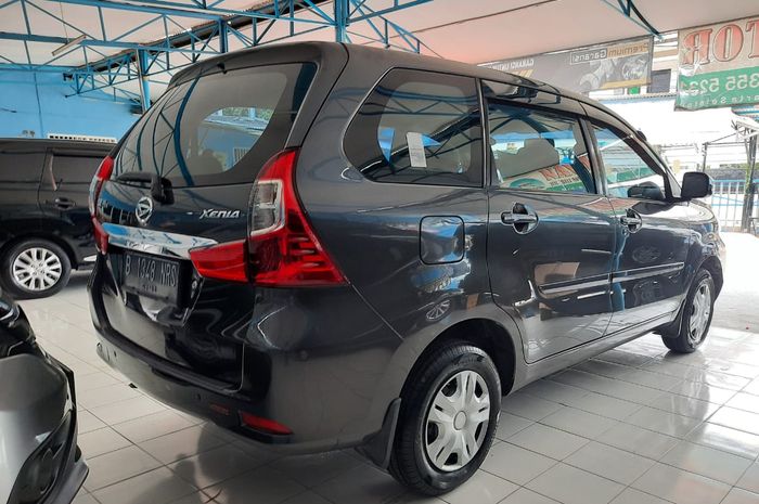 Harga mobil bekas Daihatsu Xenia 