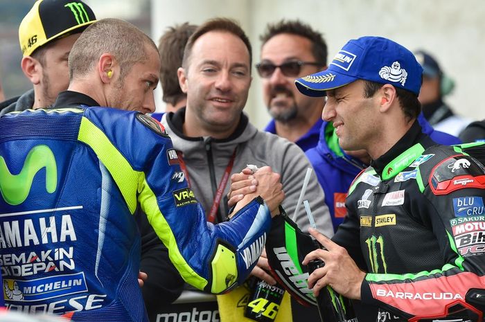 Valentino Rossi (kiri) dan Johann Zarco (kanan)