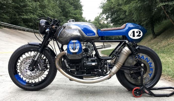 Moto Guzzi V9 Roamer custom sprint racer oleh Gannet Design dan Fuhrer Moto