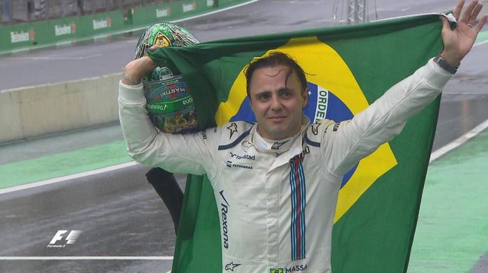 Felipe Massa ketika di GP F1 Brasil tahun 2016 sudah mengucapkan selamat tinggal kepada para fansnya