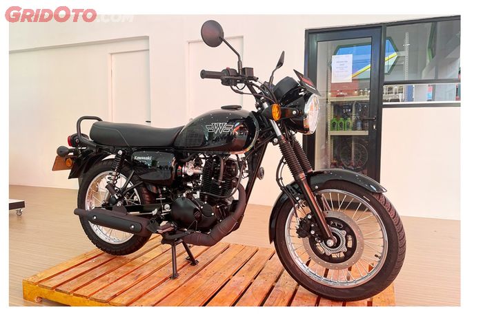 Kawasaki W175L bermesin injeksi
