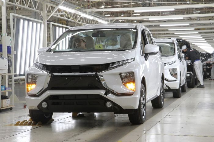 Xpander dirakit di fasilitas produksi milik Mitsubishi di Bekasi