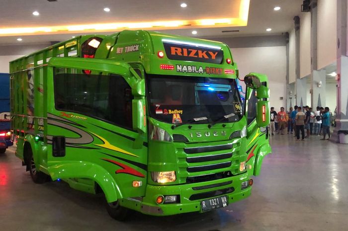 Truk Isuzu NMR71 yang turun di ajang Jogjakarta Trukck Festival 2018