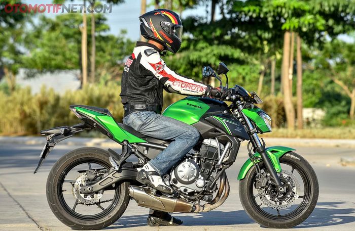 Riding position Kawasaki Z650