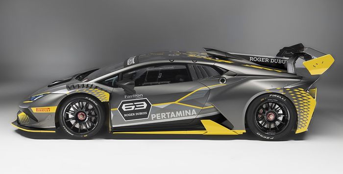Logo Pertamina sebagai sponsor resmi Lamborghini seri kejuaraan Lamborghini Blancpain Super Trofeo muncul di bodi Huracan Super Trofeo Evo