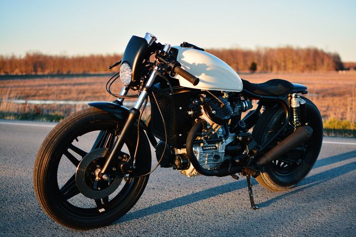 Honda CX500 custom brat cafe dari Sault Built Garage.