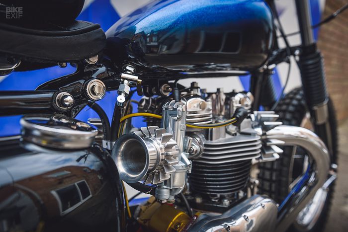 Triumph Tiger T110 restomod desert sled dari Retrograde Mechanica