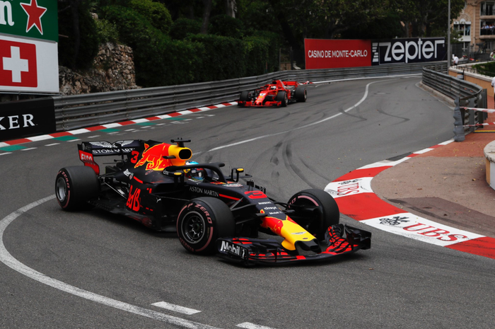 Daniel Ricciardo dan Sebastian Vettel di GP F1 Monako 2018
