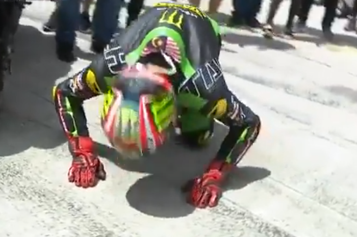 Hafizh Syahrin sujud syukur di MotoGP Malaysia 2018