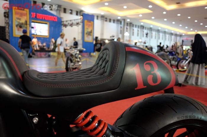 Unibody pada motor ini hanya butuh dua baut untuk pemasangannya