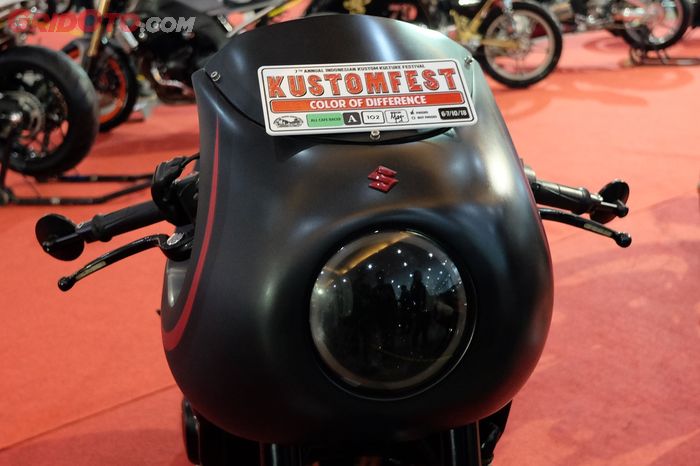 Bodinya utuh dari depan sampai belakang, bahkan termasuk tangki