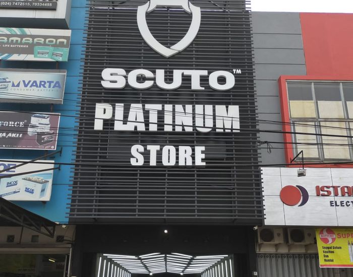 Scuto Platinum Store di Semarang, Jawa Tengah