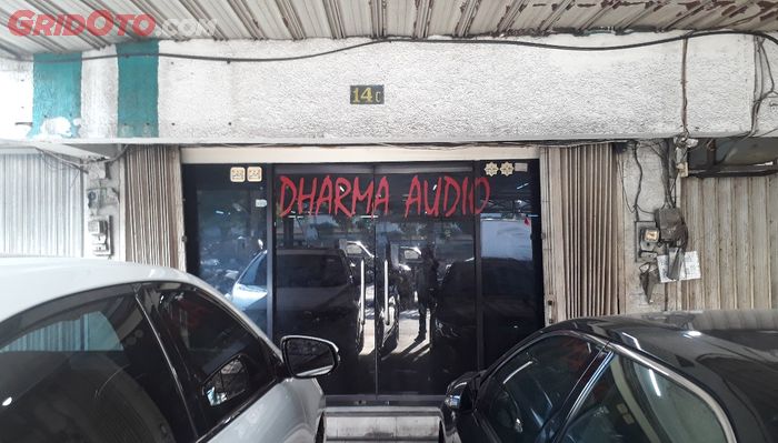 Markas Dharma Audio di bilangan Gunung Sahari, Jakarta Utara