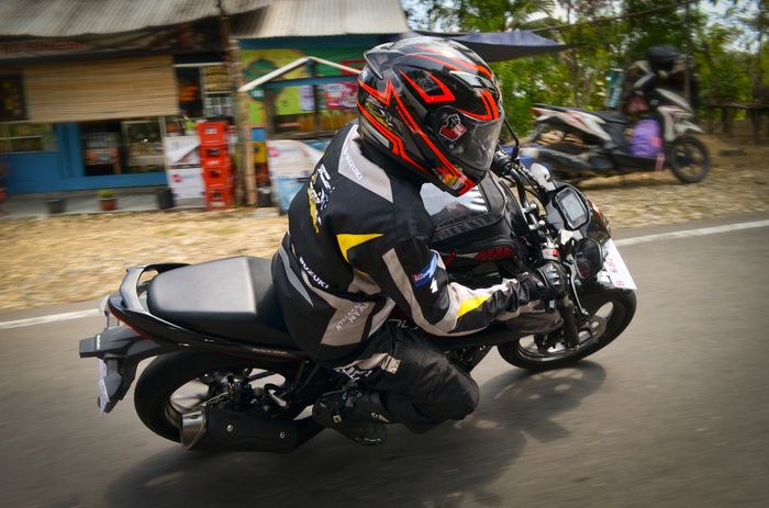 Suzuki GSX-150 Bandit oke untuk bermanuver